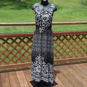 Just Love Black and White Floral Print Sleeveless Maxi Dress Size Medium